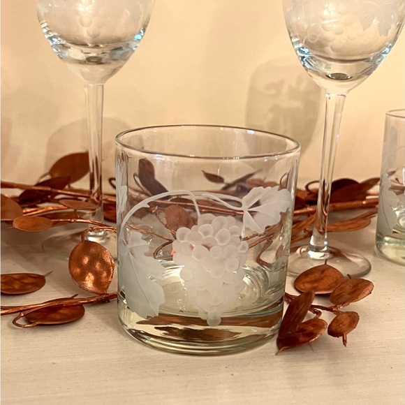 Vintage Etched Grape Vines Wine And Cocktail Glasses Set of 6 - Picture 3 of 12